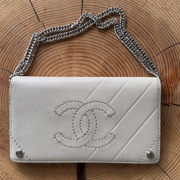 CHANEL Handbags - CHANEL Ivory Chevron Leather Wallet